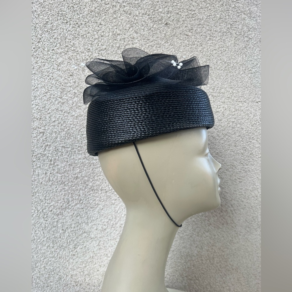 Vintage retro pillbox hat black faux straw netting faux pearls 22.5” or 7 1/8